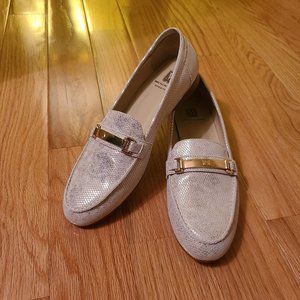 Bruno Magli women's size 38 silver leather loafers